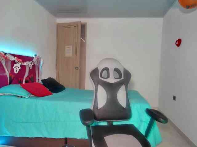 LizzMilf webcam