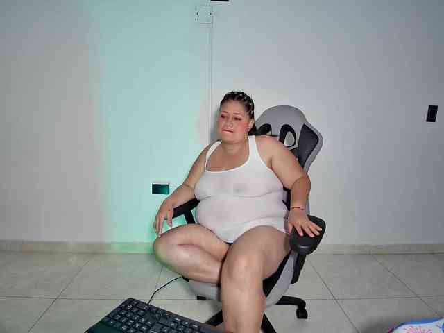 LizzMilf webcam