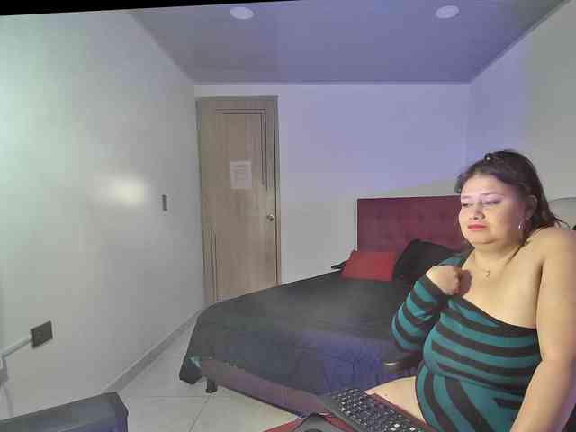 LizzMilf webcam