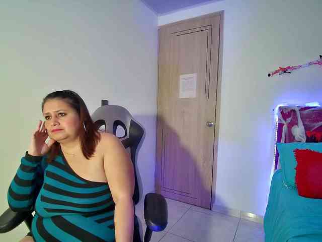 LizzMilf webcam