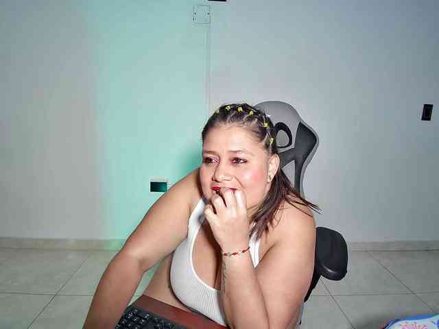 LizzMilf webcam