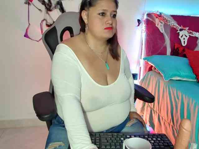 LizzMilf webcam