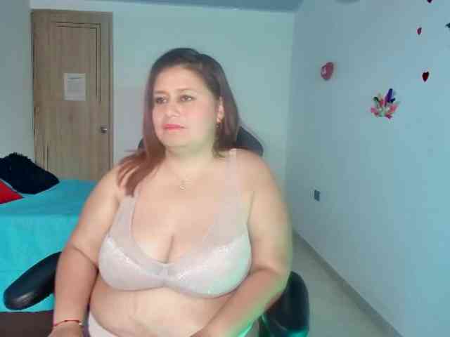 LizzMilf webcam