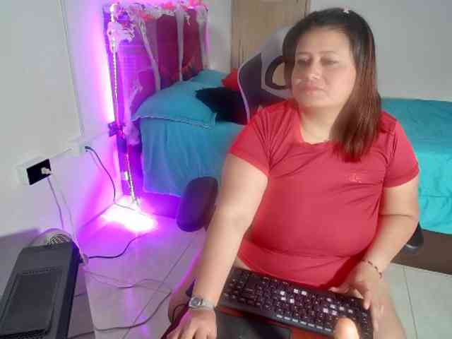 LizzMilf webcam