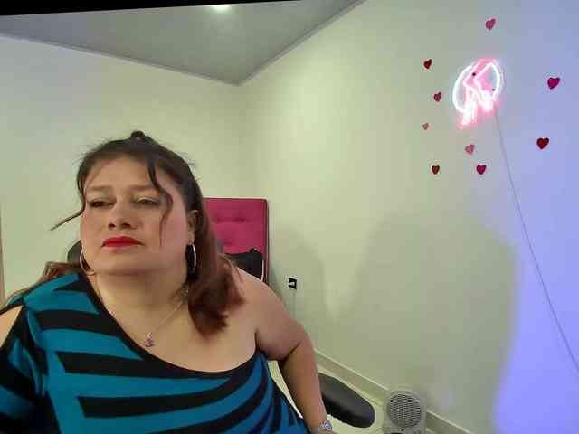 LizzMilf webcam