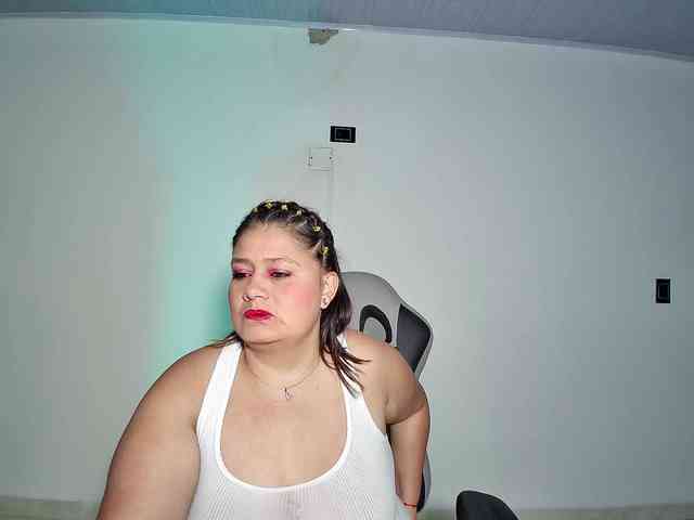 LizzMilf webcam