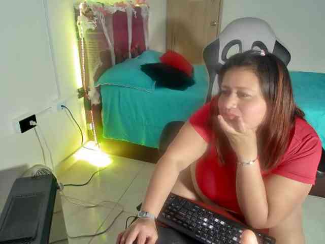 LizzMilf webcam
