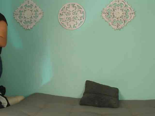 AmbarAndJhostinn webcam