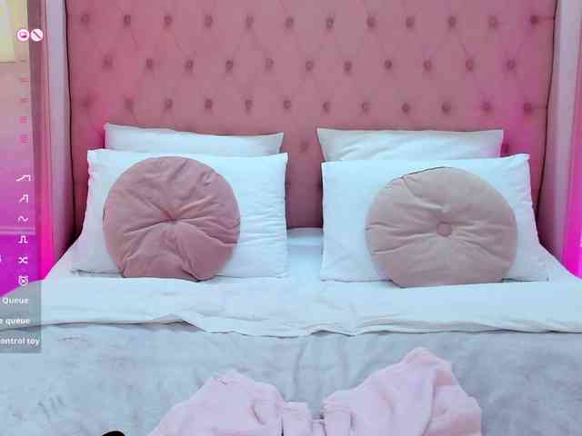 nude webcam chat AndreaButt