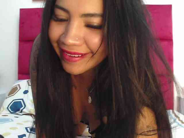 Cathalinna-Gomezz webcam