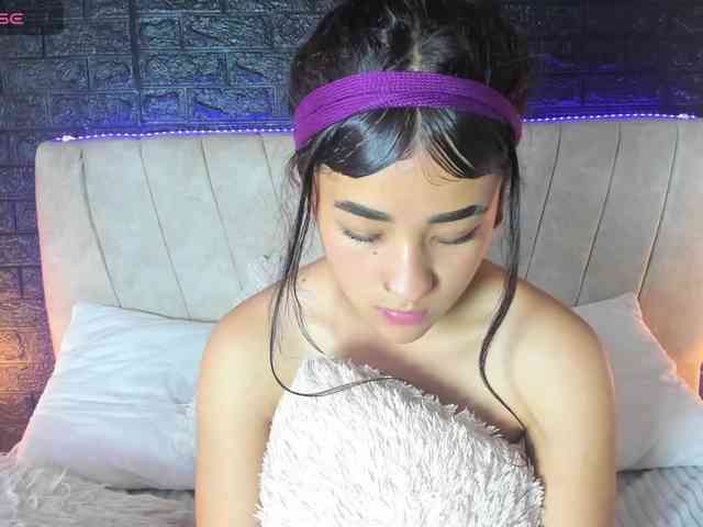 IAM-QUEEN webcam
