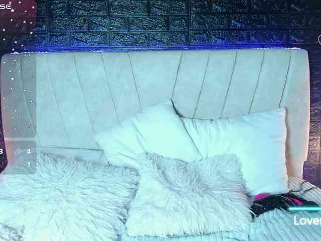 IAM-QUEEN webcam