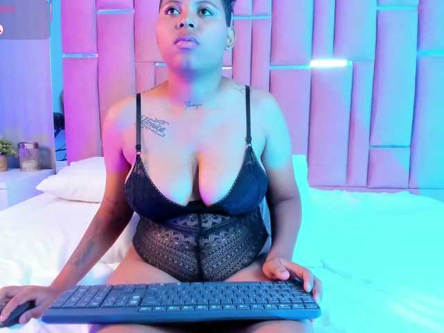  EmmaRoberts chat room