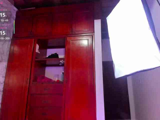 EmmaRobertshot webcam