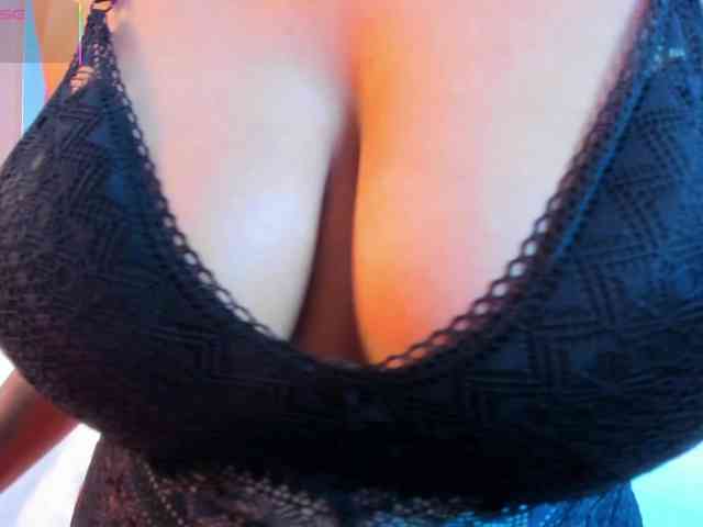 EmmaRobertshot webcam