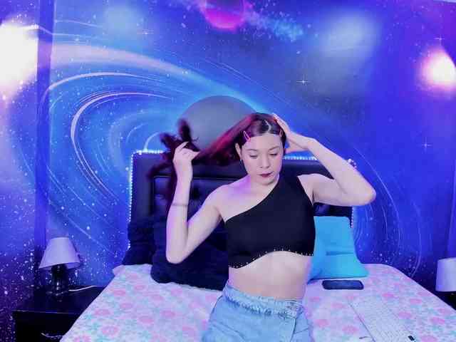 VALERY-CUTEE Live Webcam on BongaCams