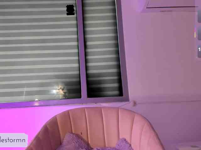 Kristen-Brooks webcam
