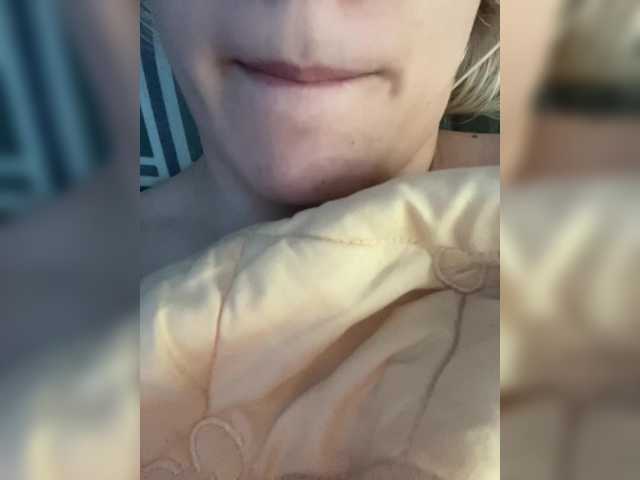 go to chat with FoxyWhite77