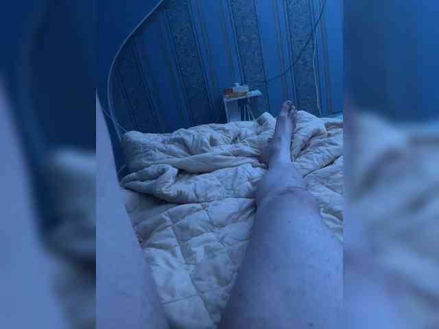 FoxyWhite77 webcam