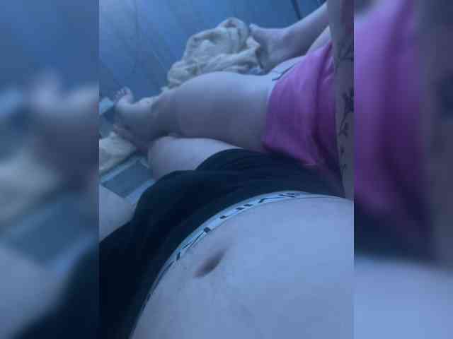 live amateur webcam FoxyWhitea