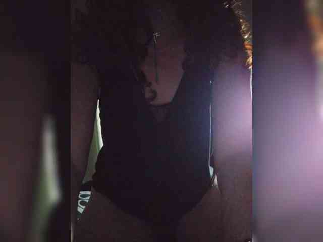 MrsFoxxy webcam