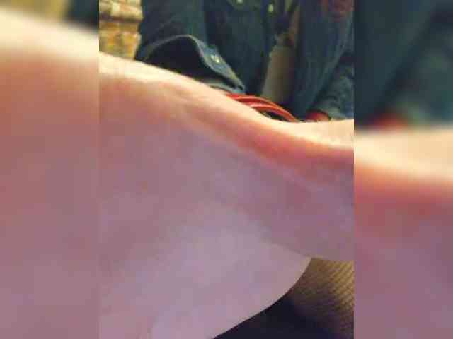 MrsFoxxy webcam