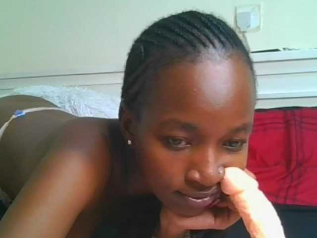 Hornylisa's BongaCams show and profile