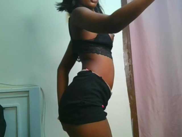 Hornylisa's BongaCams show and profile