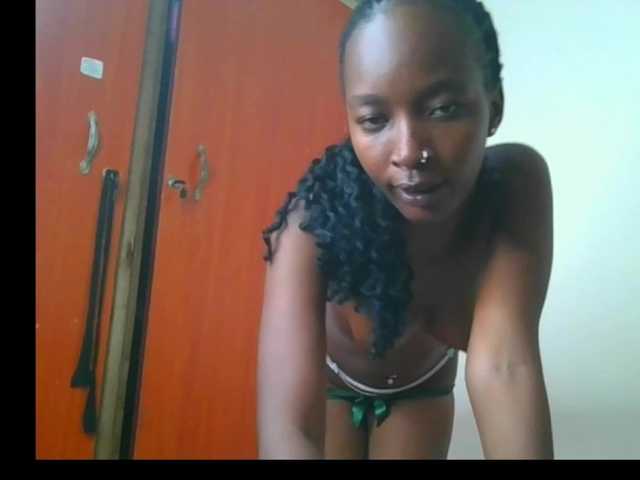 Hornylisa's BongaCams show and profile