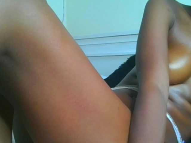 Hornylisa's BongaCams show and profile