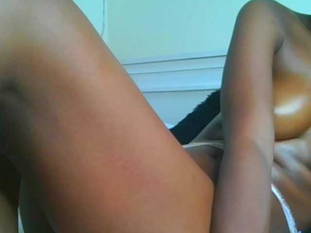 Hornylisa's BongaCams show and profile