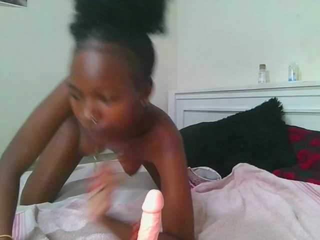 Hornylisa's BongaCams show and profile