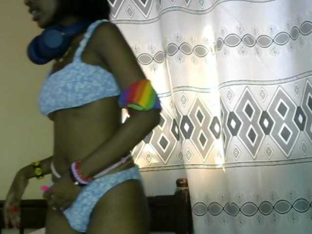 Hornylisa's BongaCams show and profile