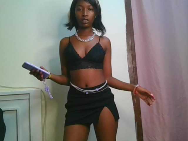 Hornylisa's BongaCams show and profile