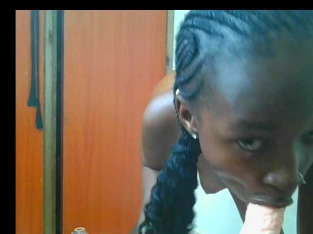 Hornylisa's BongaCams show and profile