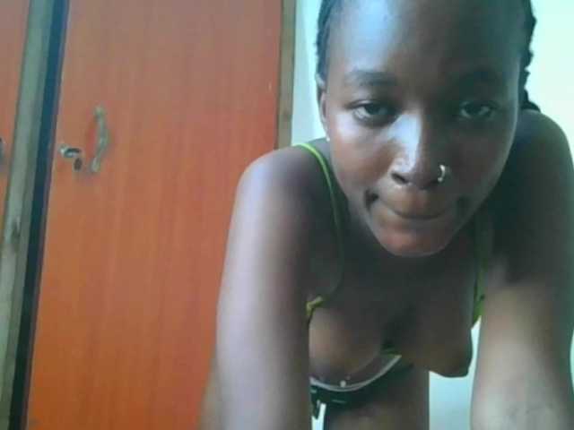 Hornylisa's BongaCams show and profile