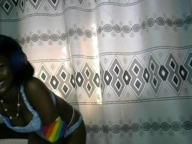 Hornylisa's BongaCams show and profile