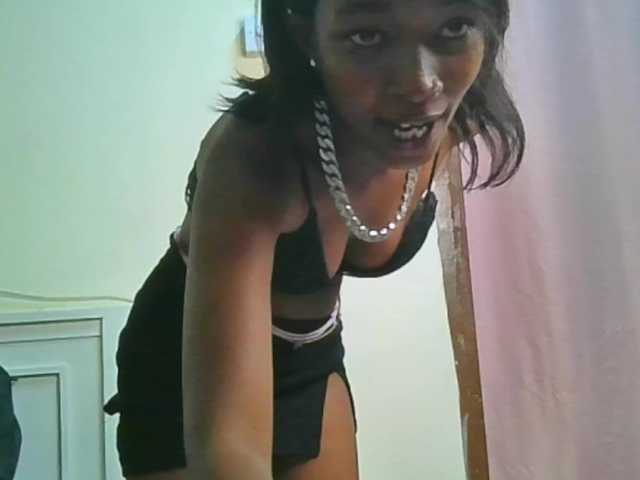 Hornylisa's BongaCams show and profile