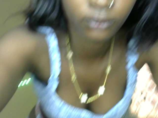 Hornylisa's BongaCams show and profile