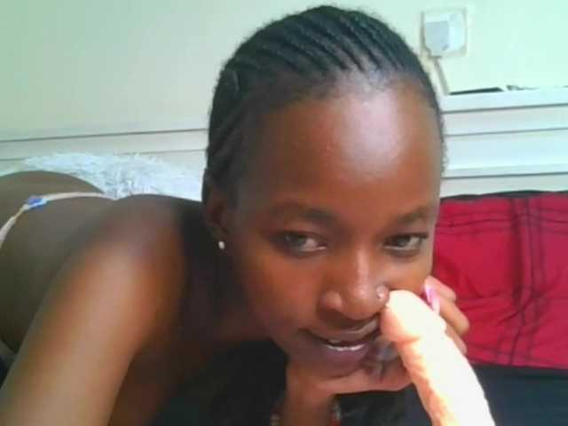 Hornylisa's BongaCams show and profile