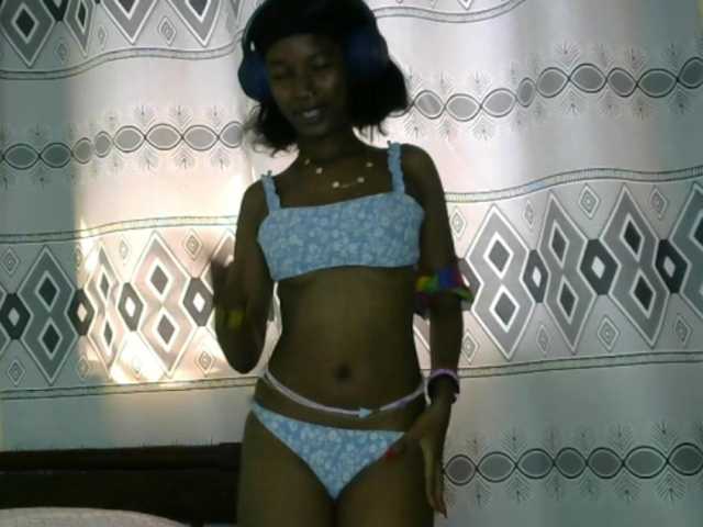 Hornylisa's BongaCams show and profile