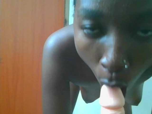 Hornylisa's BongaCams show and profile