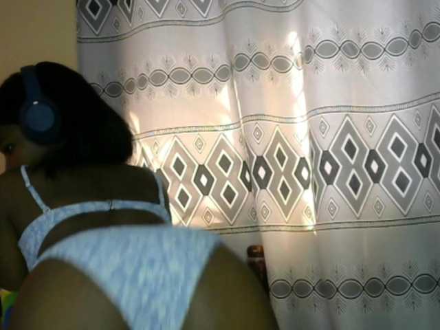 Hornylisa's BongaCams show and profile