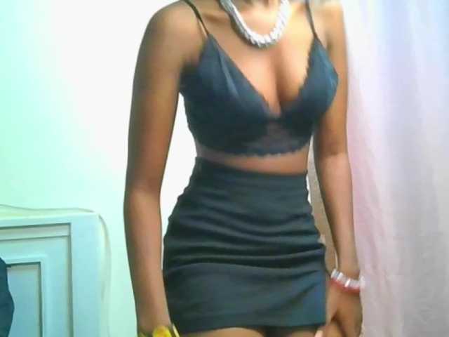 Hornylisa's BongaCams show and profile