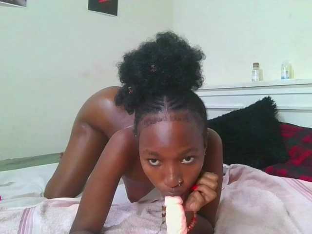 Hornylisa's BongaCams show and profile