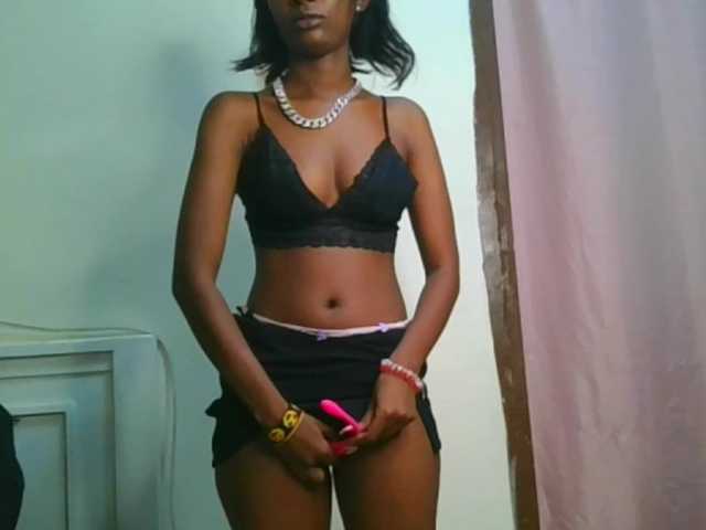 Hornylisa's BongaCams show and profile