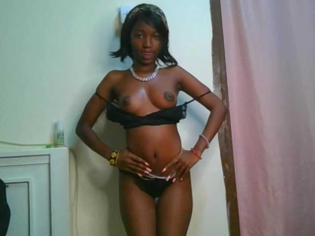 Hornylisa's BongaCams show and profile