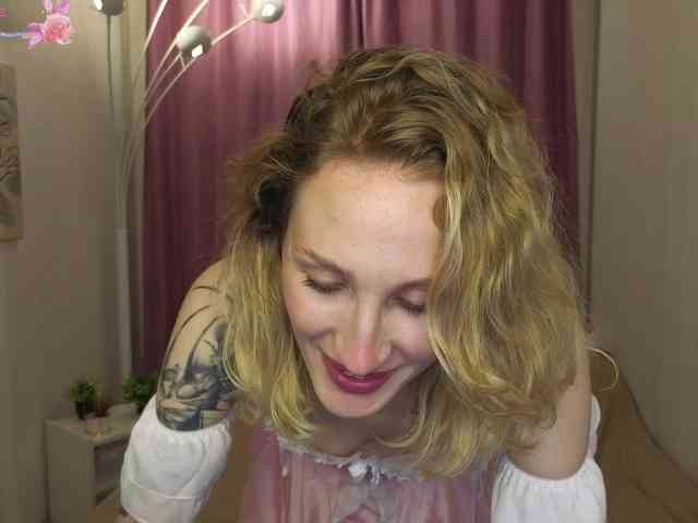 LexieSun webcam