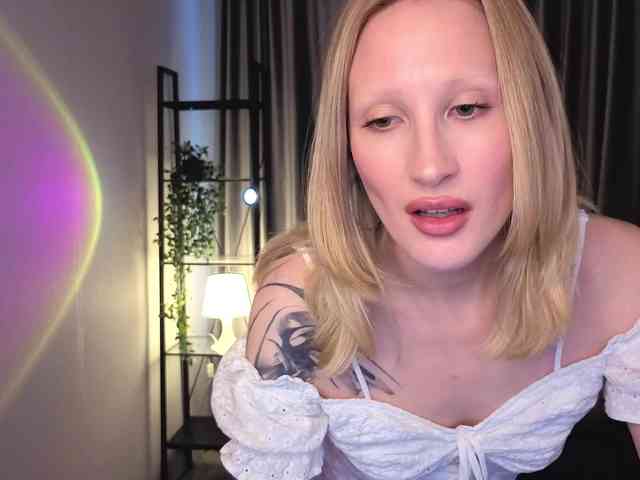 LexieSun webcam