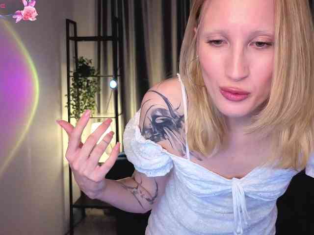 LexieSun webcam